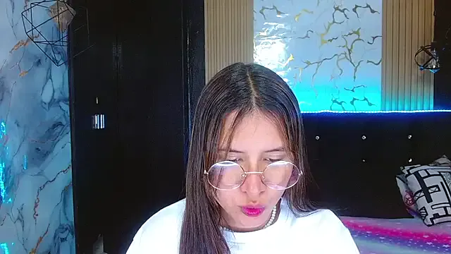 tinibunny from StripChat is Freechat