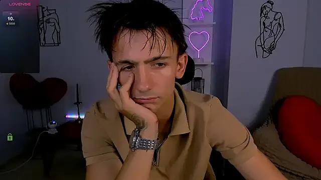 tobi_yours from StripChat is Freechat