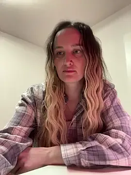 TomilaSi from StripChat is Freechat