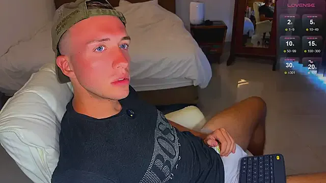 Tommy_cumfinger from StripChat