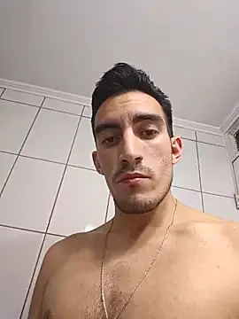 TommyMomentum from StripChat is Freechat