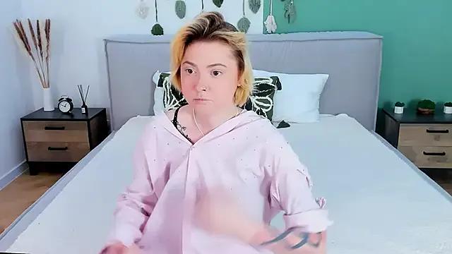 TracyCurtis from StripChat is Freechat