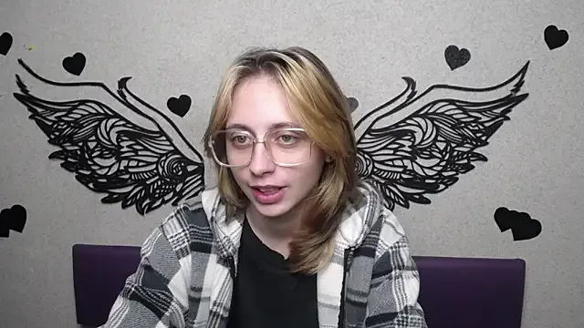 TracyLll from StripChat is Freechat