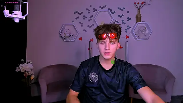 Girls: try live performances with matured performers, from dancing to quirks, in a variety of beautiful sex cams.