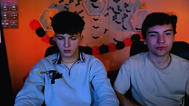 travis_wolf_ from StripChat is Freechat