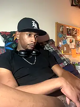 Tristris100 from StripChat is Freechat