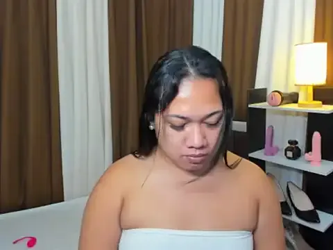 TsUncutKaren from StripChat is Freechat