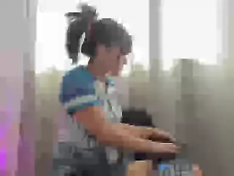 twerkgirl-coral from StripChat is Freechat