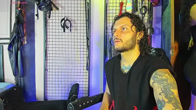 Twisted_Fantasy from StripChat