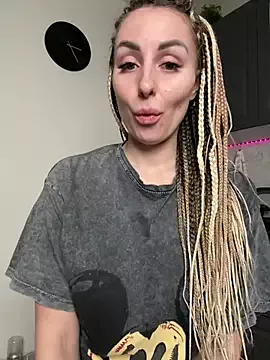 Girls: try live performances with matured performers, from dancing to quirks, in a variety of beautiful sex cams.