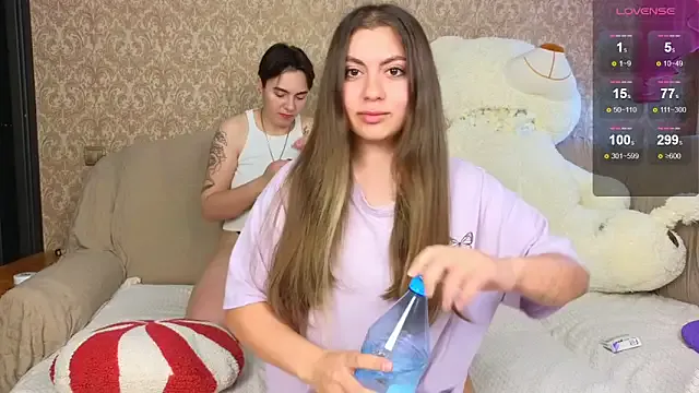 Twobabesweet from StripChat