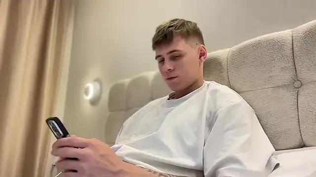 Tyler_Garner from StripChat is Freechat