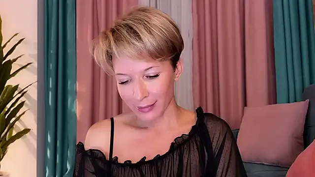 UrGoddessJenny from StripChat is Freechat