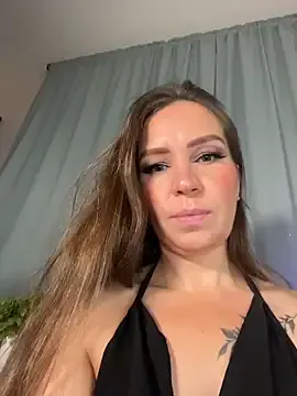 UrSilviaa from StripChat is Freechat