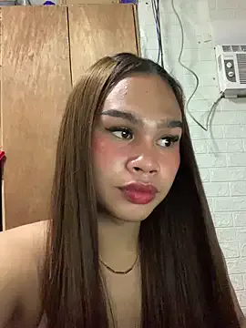 ursweet_danica from StripChat is Freechat