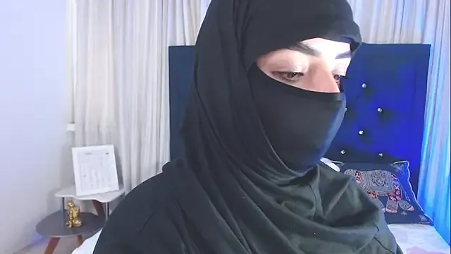 Uzra_hayed from StripChat is Freechat