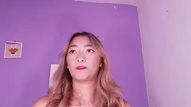 vale_ross_ from StripChat is Freechat