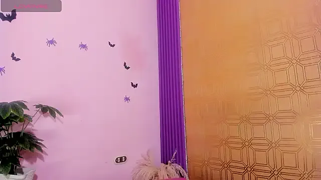 valen_gill from StripChat is Freechat