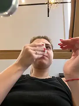 ValenciaShock from StripChat