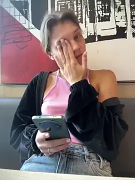 ValenciaShock from StripChat