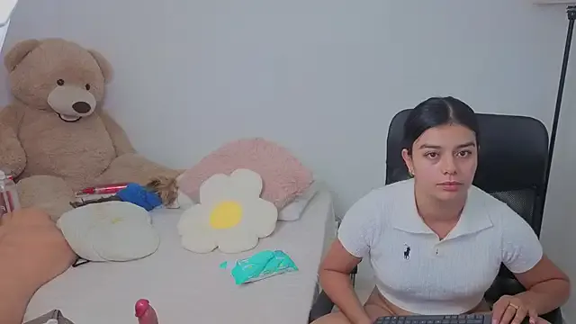 Girls: try live performances with matured performers, from dancing to quirks, in a variety of beautiful sex cams.