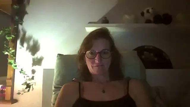Valinella from StripChat is Freechat