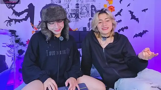 Vamps_Lovers from StripChat is Freechat