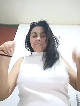 vanessa-titisM from StripChat is Freechat