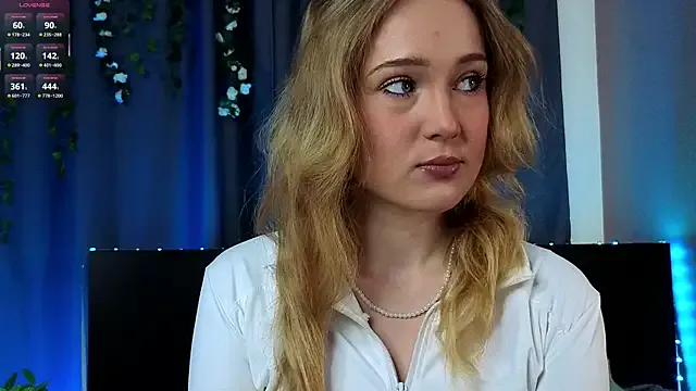 VanessaLightDiamond from StripChat is Freechat