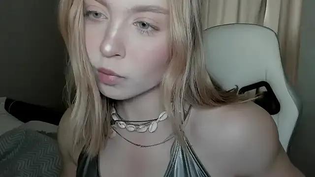 VanillaLivitski from StripChat is Freechat