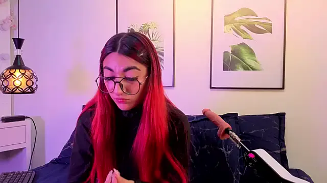 venusevanss from StripChat is Freechat