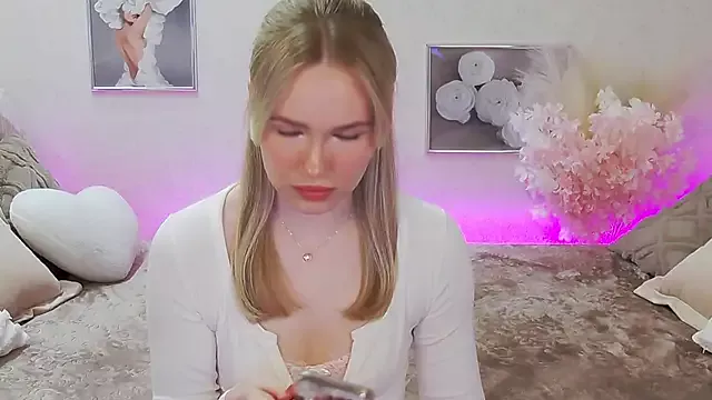 Girls: try live performances with matured performers, from dancing to quirks, in a variety of beautiful sex cams.