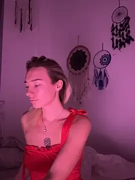 versediamond from StripChat is Freechat