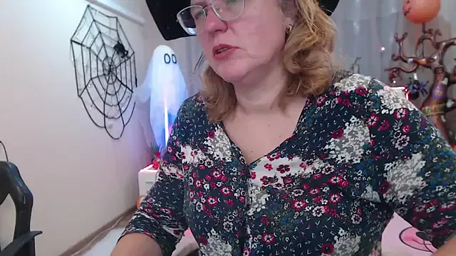 VestaWoody from StripChat is Freechat