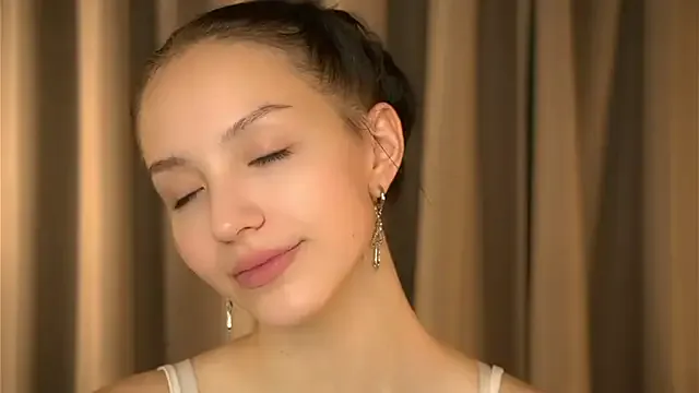 VetaManhardt from StripChat is Freechat