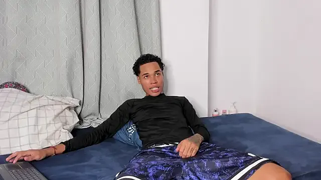 viankaa_miller from StripChat is Freechat