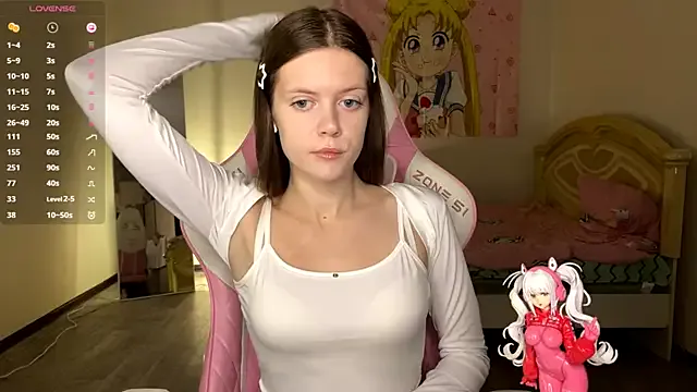 VibeQueenLucy from StripChat is Freechat