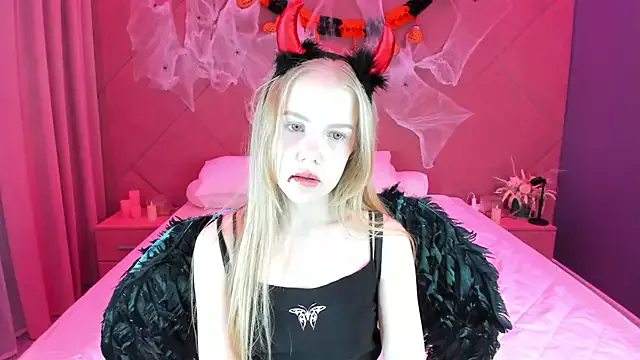 Vicki_Todd from StripChat is Freechat