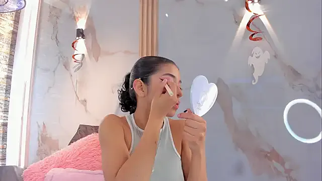 Victoria_Dubois_ from StripChat is Freechat