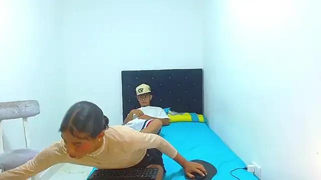 victoria_justyn from StripChat is Freechat