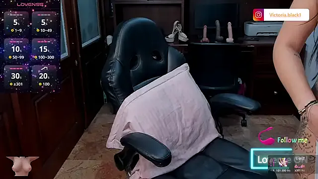 VictoriaHenao from StripChat is Freechat