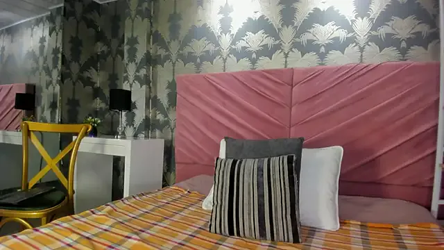 VictoriaQueen_Fg from StripChat is Freechat