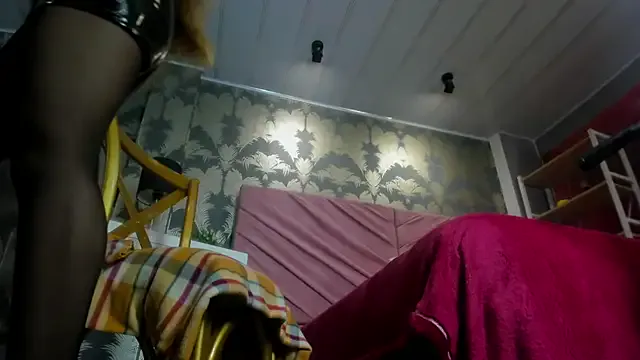 Girls: try live performances with matured performers, from dancing to quirks, in a variety of beautiful sex cams.