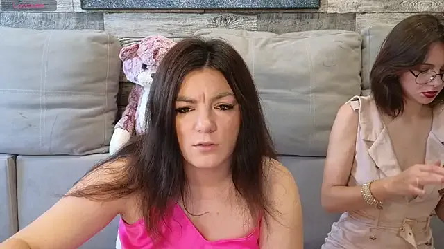 Girls: try live performances with matured performers, from dancing to quirks, in a variety of beautiful sex cams.