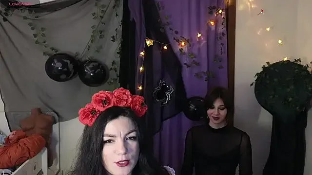 Girls: try live performances with matured performers, from dancing to quirks, in a variety of beautiful sex cams.