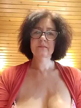 vikimoon11 from StripChat is Freechat