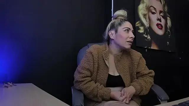 Girls: try live performances with matured performers, from dancing to quirks, in a variety of beautiful sex cams.