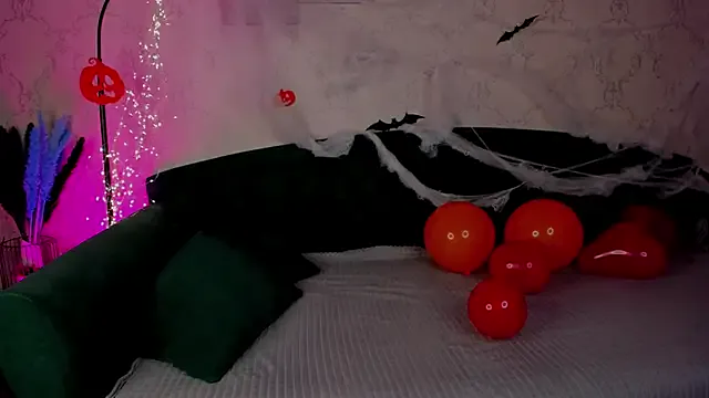 Violet_Ferguson from StripChat is Freechat