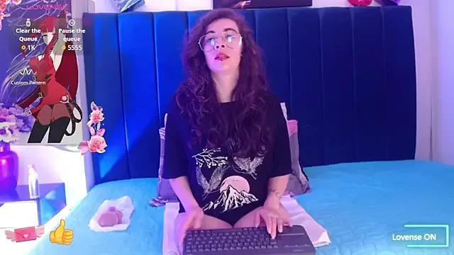 Violet_wish from StripChat is Freechat