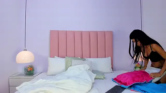 VioletaShine from StripChat is Freechat